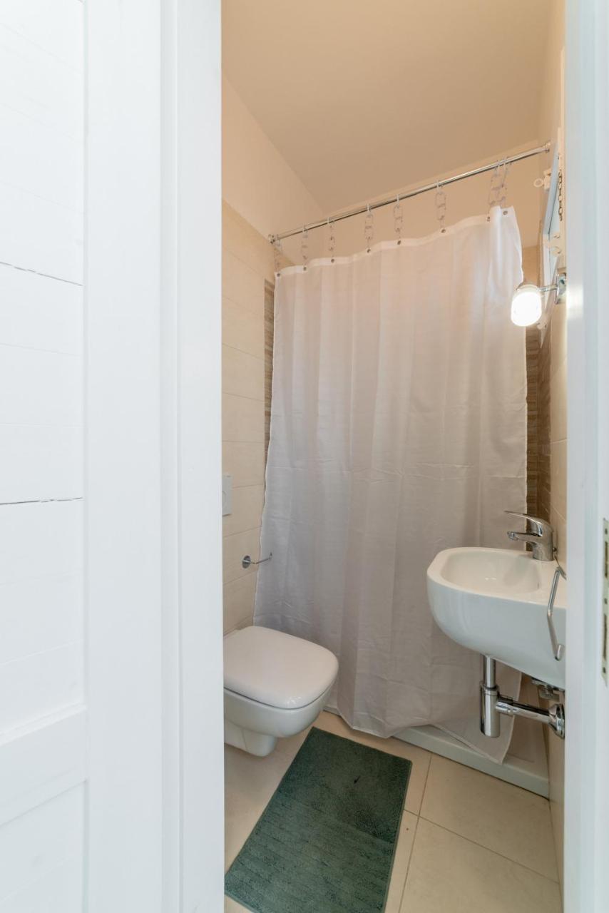 Macchia Mediterranea Guest House Bari Buitenkant foto